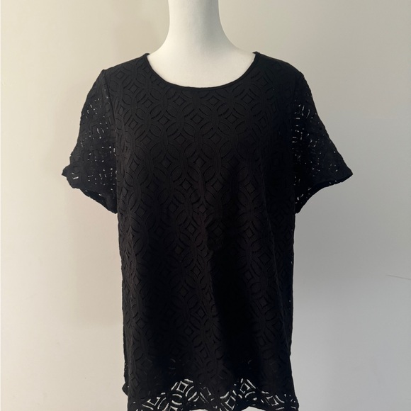 Black Short Sleeve Lace Tee - Picture 3 of 8